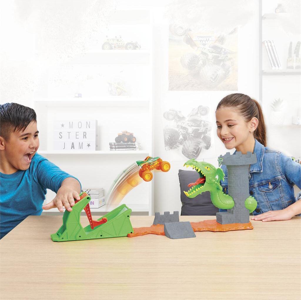 Monster Jam, Dueling Dragon Playset with Exclusive 1:64 Scale Dragon Monster Truck