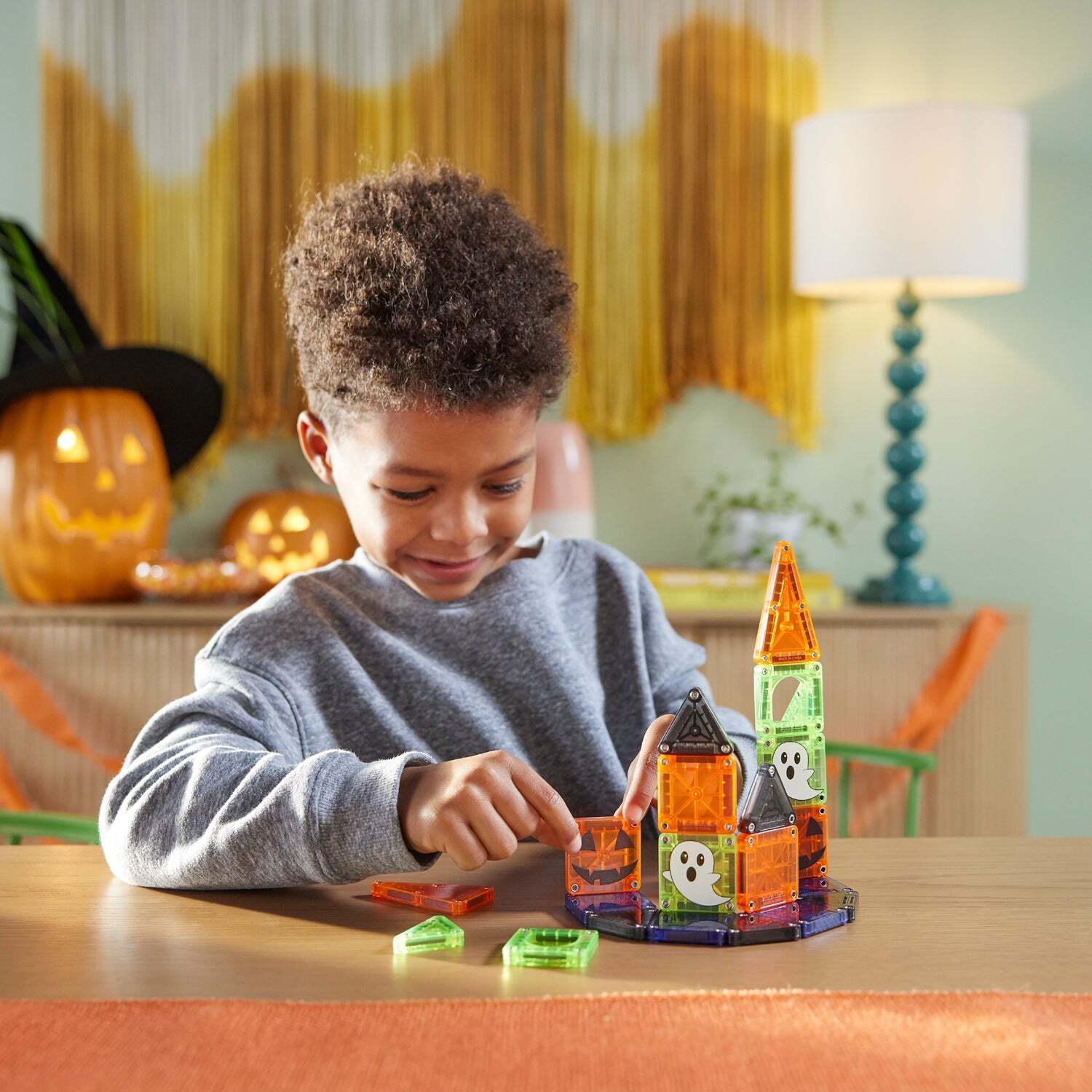 MAGNA-TILES microMAGS Spooky Travel 24-Piece Set