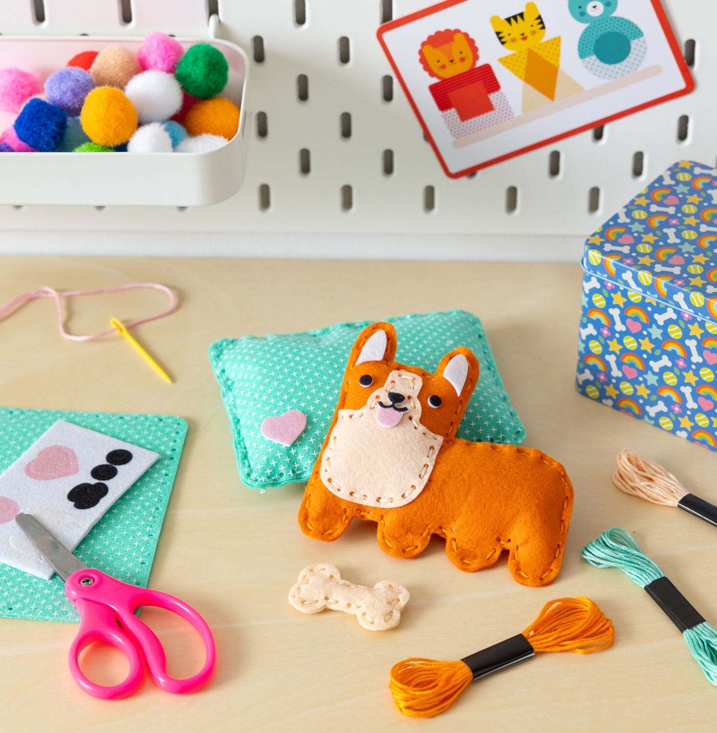 Petit Collage Mini Craft Kit: Pocket Corgi