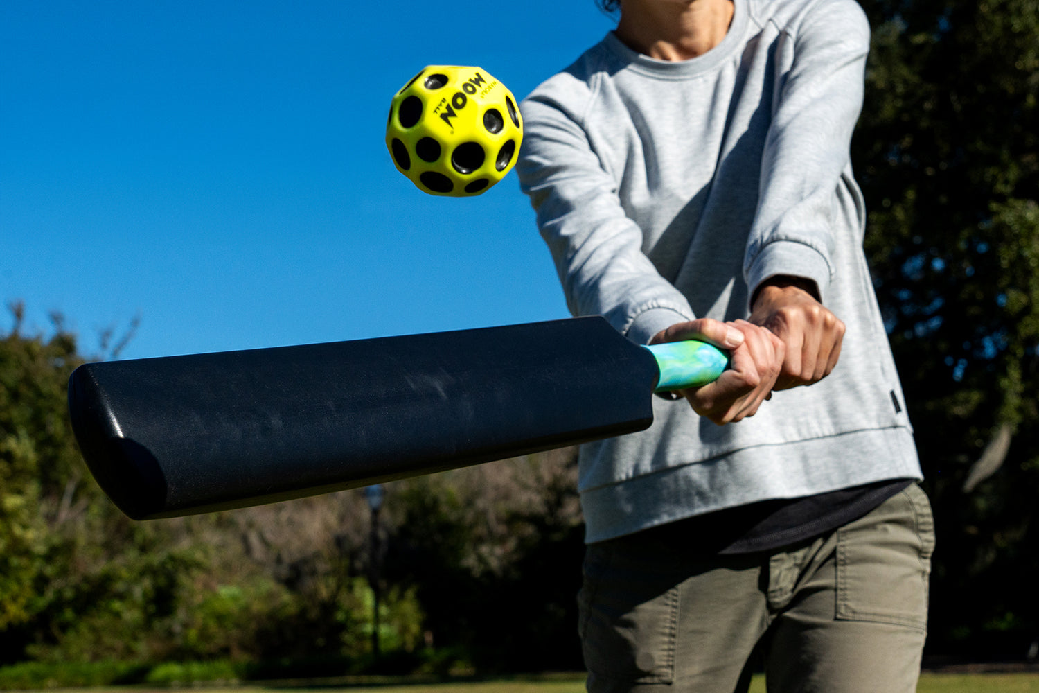 Waboba Land Cracket with Moon Ball (Single Bat and Ball Set)
